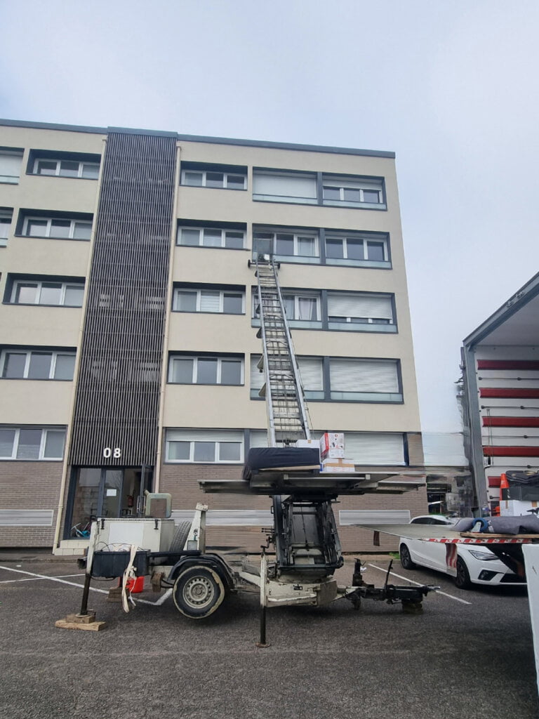 Monte Meubles & Cie - Aide au déménagement et location de monte-meubles et monte-charges