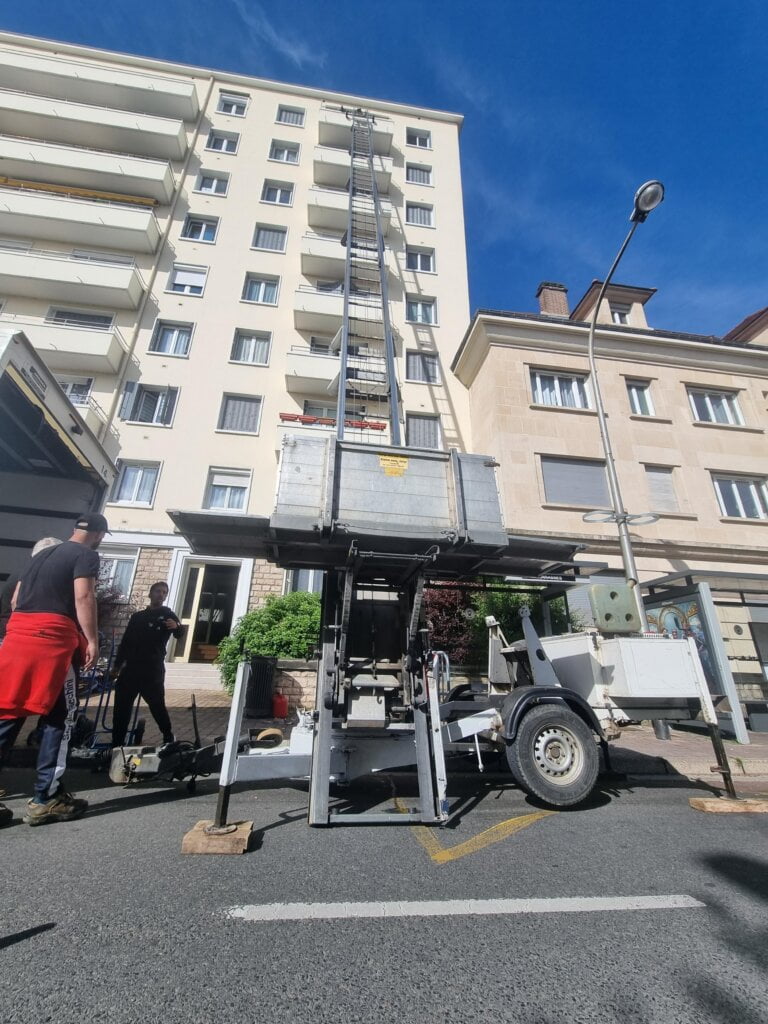 Monte Meubles & Cie - Aide au déménagement et location de monte-meubles et monte-charges